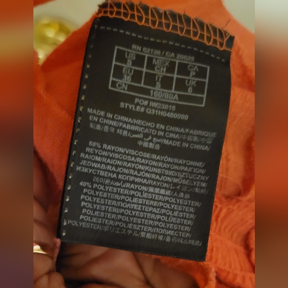 Women's Guess Cold Shoulder Scoop Neck Top - Picture 6 of 7